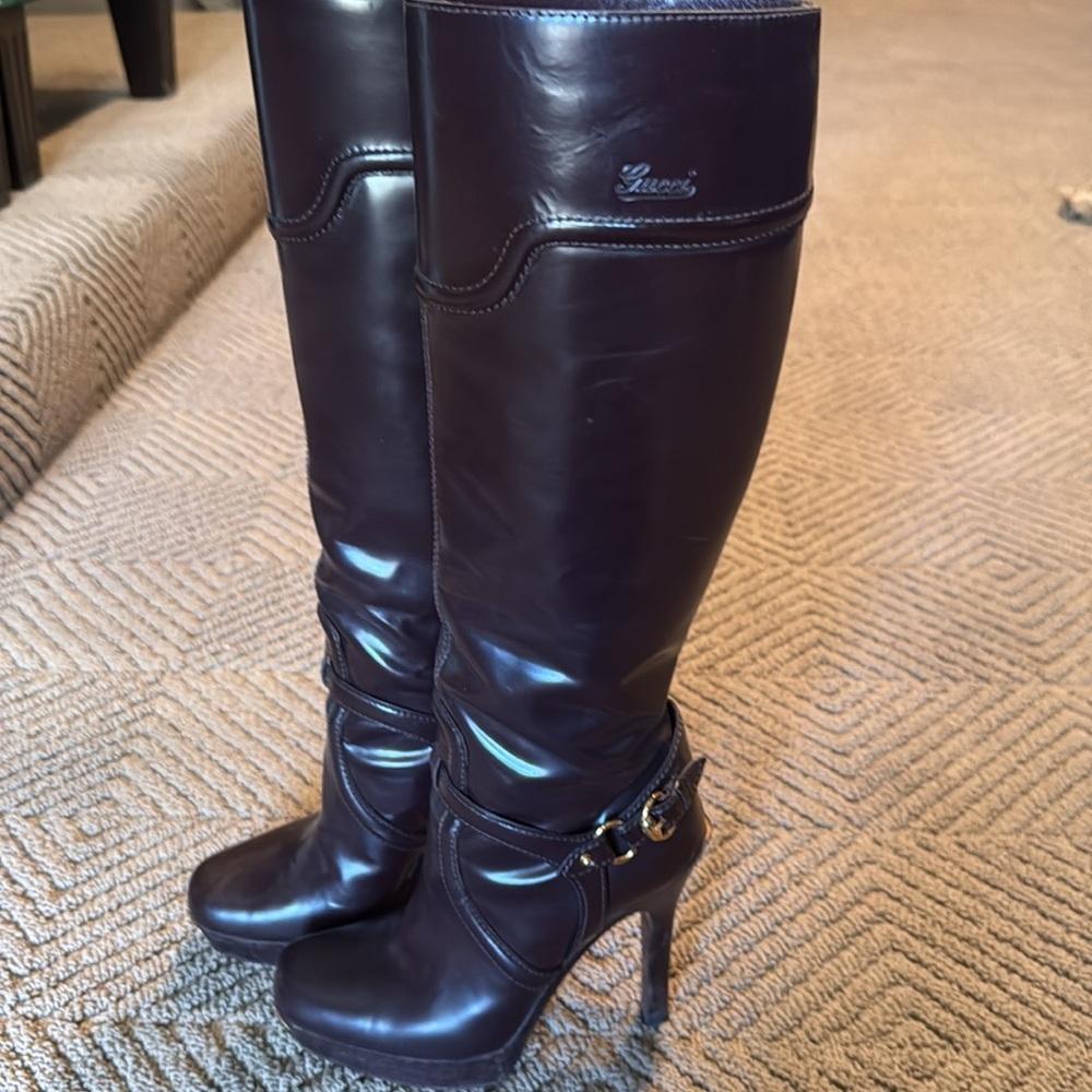 Gucci Brown Heeled Boots Sleek Leather Design